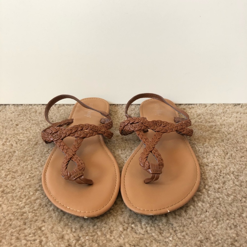West Loop Simple Sandals